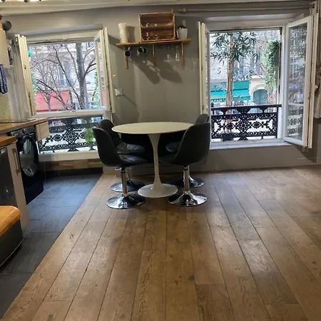 Hotel Studio Canal Saint Martin